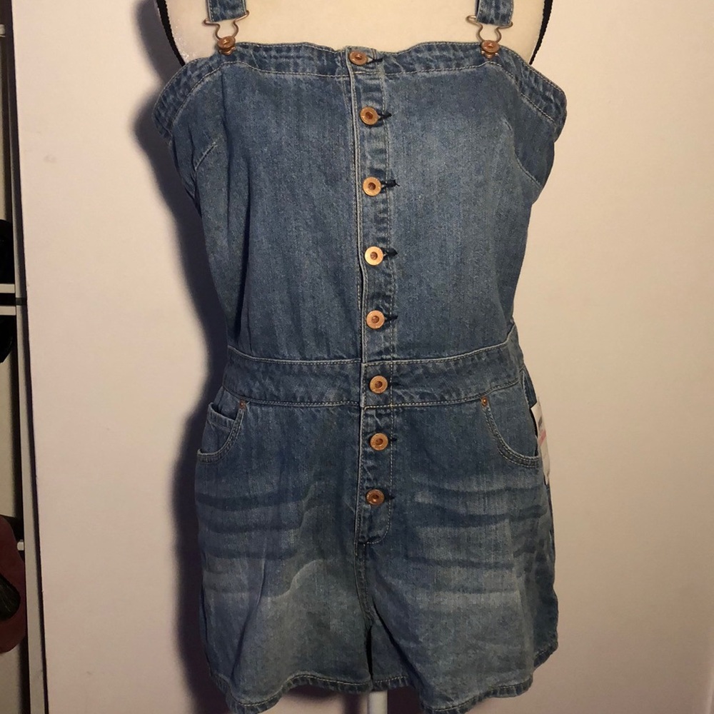 NWT American Rag distressed jean short overall - Picture 2 of 5